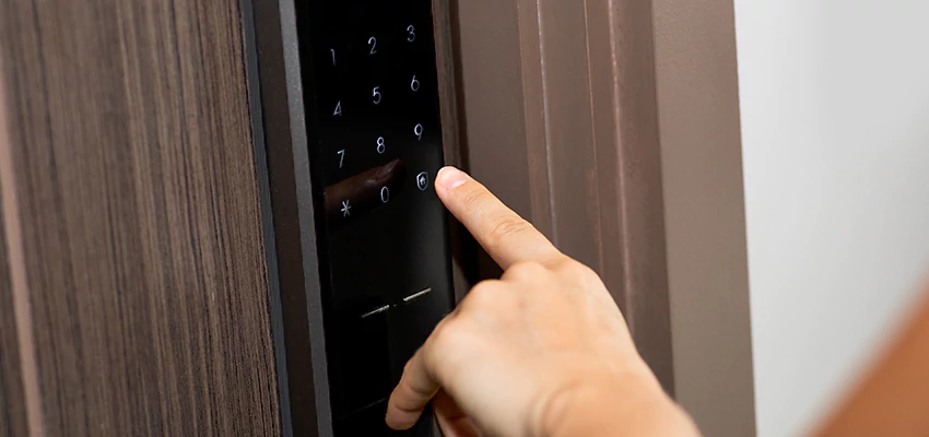 Smart Electric Locks Replacement Services in Country Club, CA