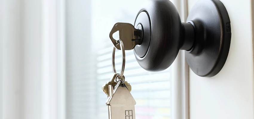 Bifold Door Knob Replacement in Country Club, California