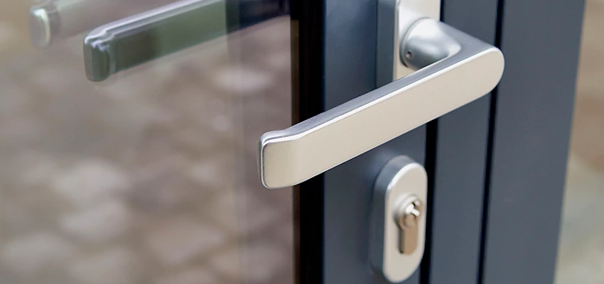 Broken Door Lock Cylinder Repair in Country Club, California