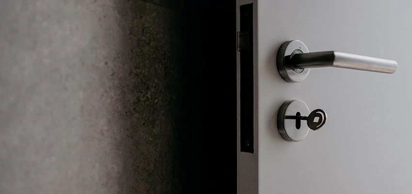 Front Door Handle Repair And Installation in Country Club, CA