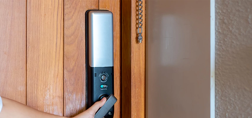 Home Security Electronic Locks Upgrades in Country Club, CA