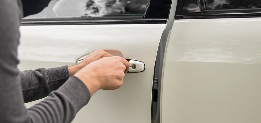 Unlock Car Door Service in Country Club, CA